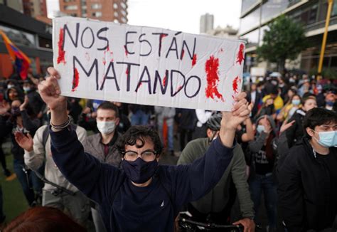 Colombia: Madre saca a su hijo de protesta a "cinturonazos" - El Mañana ...