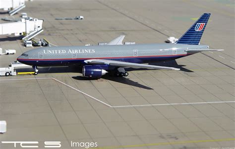 * Gemini Jets, United Airlines 777-200, up close... - DA.C