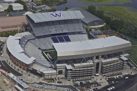 Husky Stadium | Stadium, Sports stadium, Football stadiums