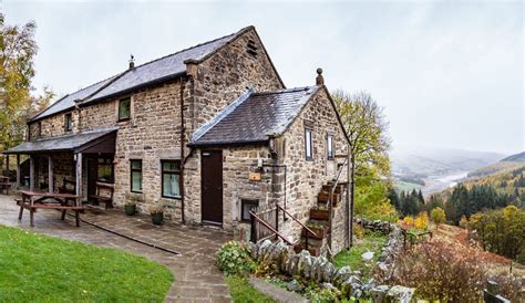 The Pennine Way: Accommodation in hostels and bunkhouses