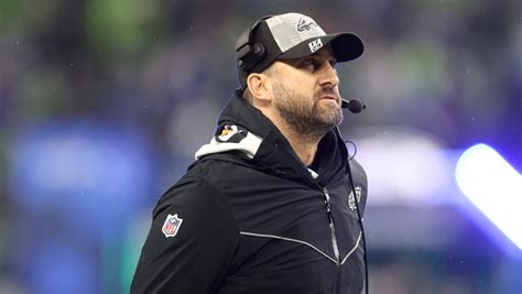 Eagles Coach Sirianni Criticized for "Strange" Reaction to Interception ...