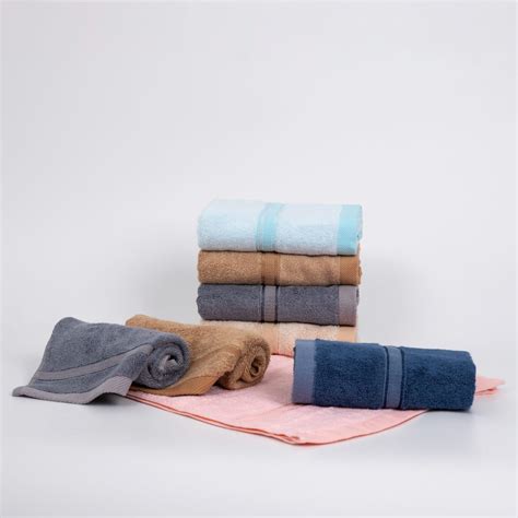 Các Loại Khăn Tắm Cho Bé Sơ Sinh Được Khuyên Dùng - Royal Towel