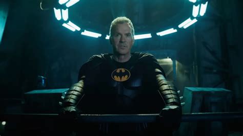 El tráiler final de 'The Flash' muestra al icónico Batman de Michael Keaton volviéndose "loco"