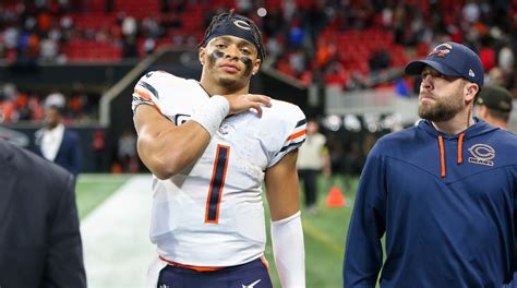 Sources: Justin Fields Apologized to Bears Teammates After Loss to ...