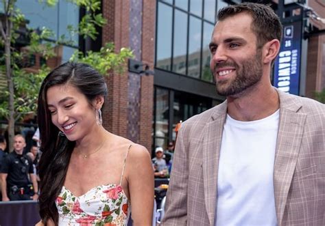 Dodgers News: Chris Taylor & Girlfriend Visit Children's Hospital Los Angeles Patients