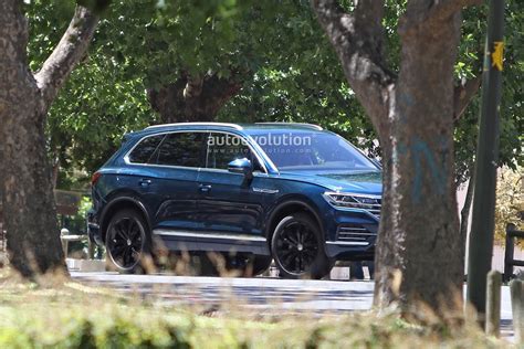 2019 Volkswagen Touareg Revealed in Full by Latest Spy Photos ...