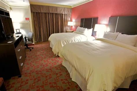 The Clarion Inn Dollywood Area Rooms