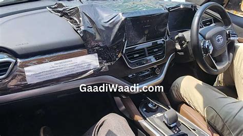 Tata Harrier facelift continues testing; interiors leaked - CarWale