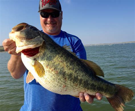 Falcon Lake Wall of Fame - High Stakes Bassin with Jay Greishaw