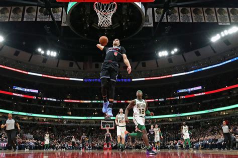 Chicago Bulls: 3 reasons Zach LaVine should accept Dunk Contest invite