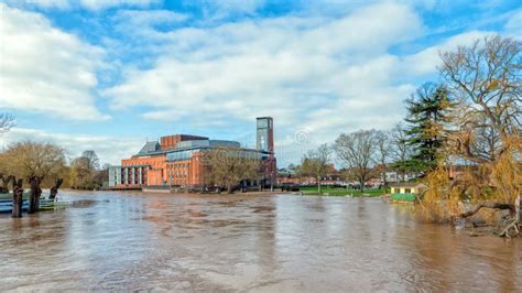 River Avon In Flood, Stratford Upon Avon, England. Στοκ Εικόνα - εικόνα από : 172909305