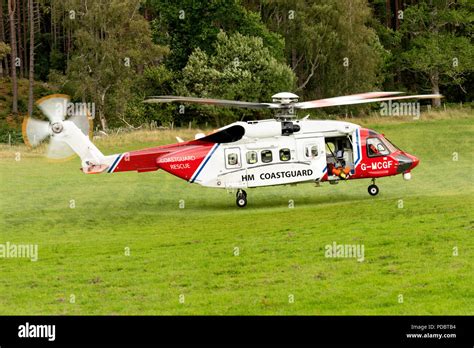 Hm coastguard helicopter hi-res stock photography and images - Alamy