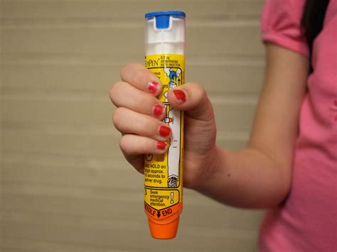 Mylan's (MYL) Price Of Epi Pens Just Got Cut In Half - Wall Street Nation