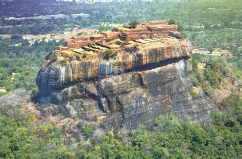 The Rock Fortress of Sigiriya: An Ancient Wonder Reaching for the Stars — Curiosmos