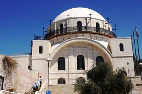 Prayer for peace: Hurva Synagogue photos - Jerusalem - YJD