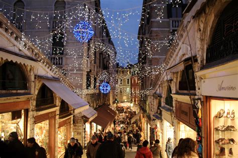 Rialto Shopping | Christmas in italy, Venice travel, Venice italy