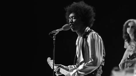 Learn the ultimate Jimi Hendrix rhythm guitar chord lesson | MusicRadar