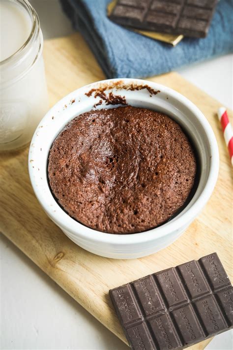 Healthy Low Calorie Mug Cake Recipe (Only 150 Calories!)