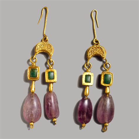 6th century Byzantine gold filigree earrings with violet amethysts & green glass, from Germany ...