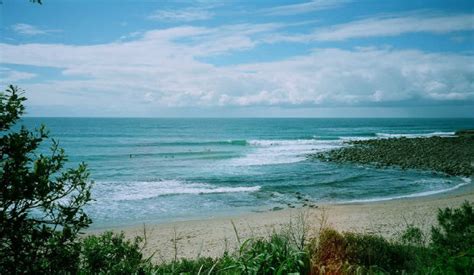 6 Famous Surf Spots in Australia and Their History Beyond the Waves | HolidaysTourTravel