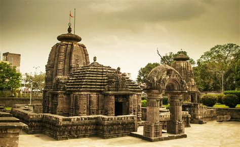 Odisha and Hindu Temples · Pratibha Prakashan