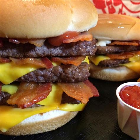 Wendy's Baconator. | Yummy food, Food, Yummy