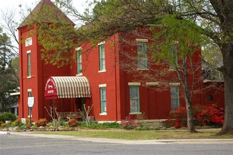14 Best Things to Do in Conway (Arkansas) - The Crazy Tourist