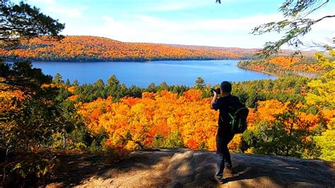 【缤纷秋色】---Hiking Booth's Rock Trail, Algonquin Park, Hiking Vlog - YouTube