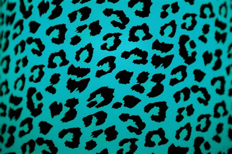 Free Leopard Print Pattern Backgrounds For PowerPoint - Pattern PPT Templates