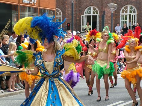 http://upload.wikimedia.org/wikipedia/en/b/bc/Chaz6_-_Carnival_in ...