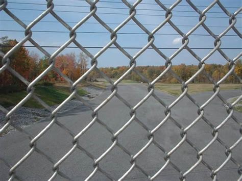Galvanized Chain Link Fence Is Used for Garden Fencing Solution