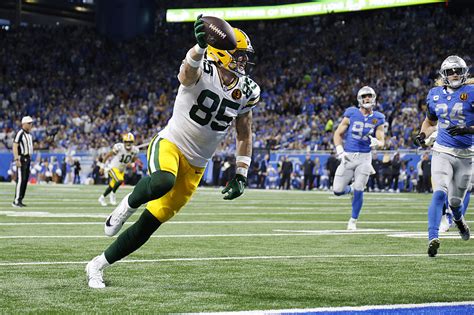 Packers Feast On Drumsticks in Detroit, Tucker Kraft Scores 1st N