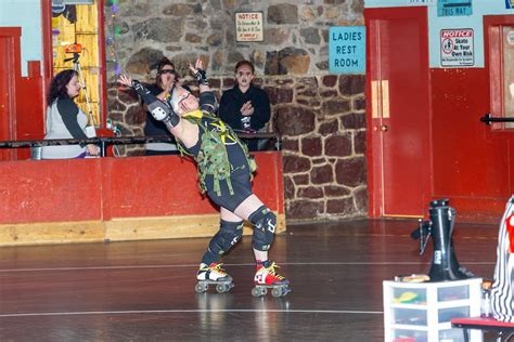 MAKING POTTSTOWN SKATE AGAIN: Rockstar Roller Derby takes over lease of Ringing Rocks Roller ...