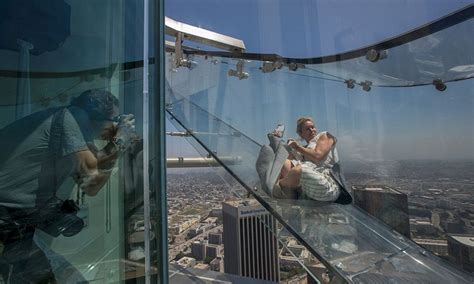 Terrifying glass slide opens on LA skyscraper rooftop - 9Homes