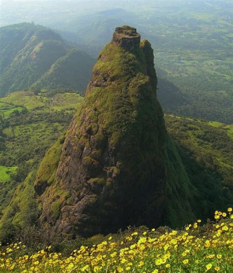 Le fort Kalavantin Durg près de Panvel en Inde