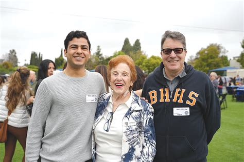 Alumni say goodbye to Hawthorne School - Beverly Press & Park Labrea NewsBeverly Press & Park ...