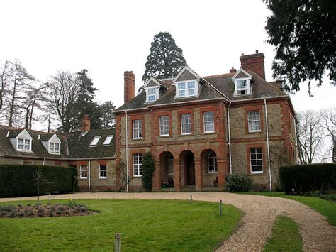 Stanton House © Stephen Craven cc-by-sa/2.0 :: Geograph Britain and Ireland