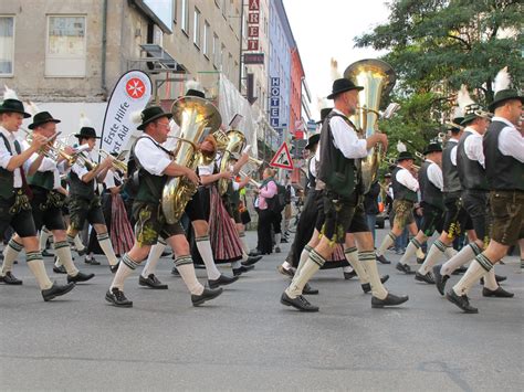 Commentary: Oktoberfest is tradition with appeal but requires planning ahead | Article | The ...