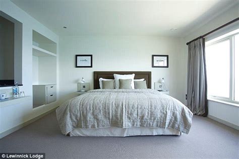 An Inspector Calls in at Lewinnick Lodge in Newquay | Daily Mail Online