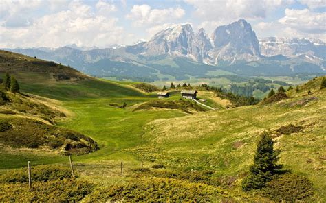 Houses on the green hills HD desktop wallpaper : Widescreen : High Definition : Fullscreen