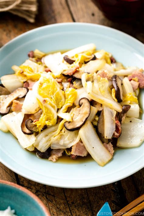 Napa Cabbage Stir-Fry 白菜の炒め物 • Just One Cookbook