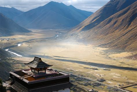 Tibetan Sky Burials: History, Traditions & Process Explained | Cake ...