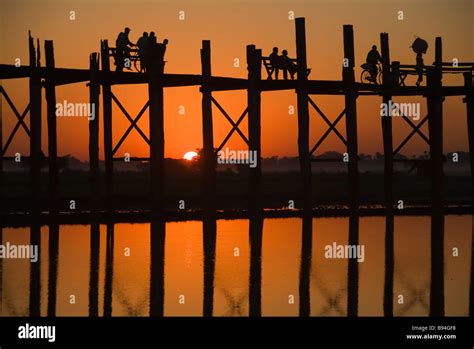 U Bein Bridge at sunset Myanmar Stock Photo - Alamy