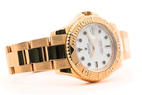 Rolex Yacht-Master Yellow Gold Midsize | Watches24