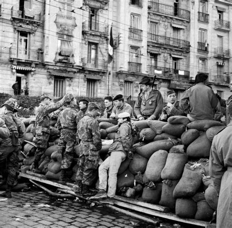 33 Photos Of The French-Algerian War That You Don’t See In History Books