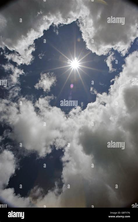 bright sun in sky Stock Photo - Alamy