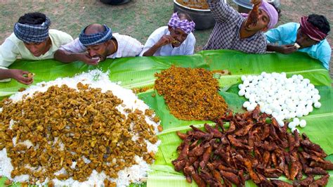 VILLAGE MARRIAGE FOOD | Mutton Curry | Fish Fry | Boiled Egg Raththa ...