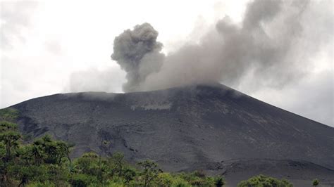 Tourists head to Vanuatu's active volcano to surf molten lava - ABC Pacific