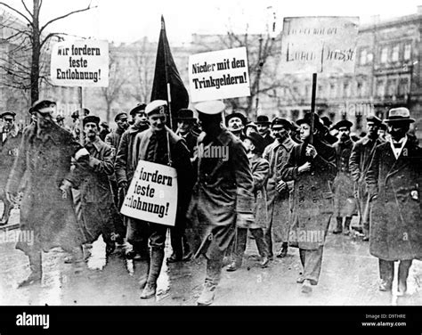 German Revolution 1918/1919: Demonstration of restaurants' employees Stock Photo, Royalty Free ...