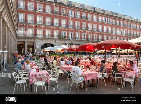 Sidewalk cafes and restaurants, Plaza Mayor, Madrid, Spain Stock Photo ...